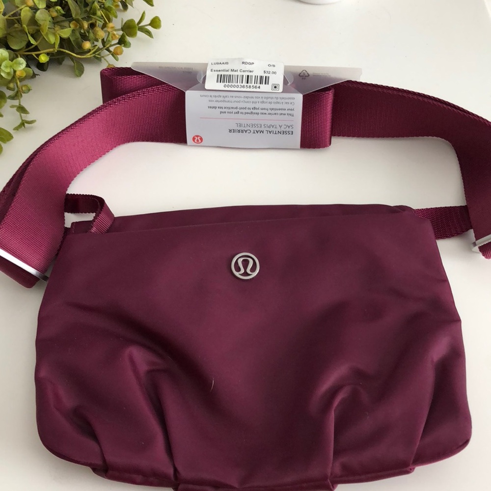NWT✨ Essential Mat Carrier 🍋 Lululemon